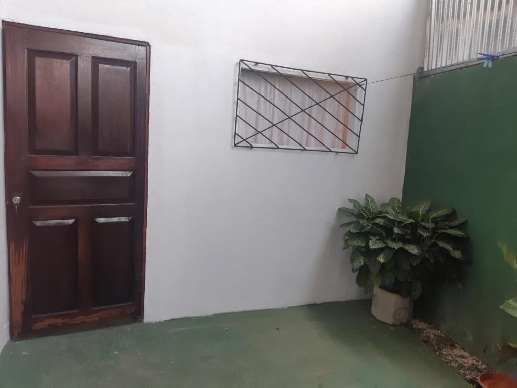Cabinas Chazu #2 Quepos Bagian luar foto